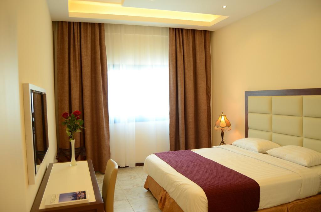 Arcadia Hotel Suites Sharjah Exterior photo