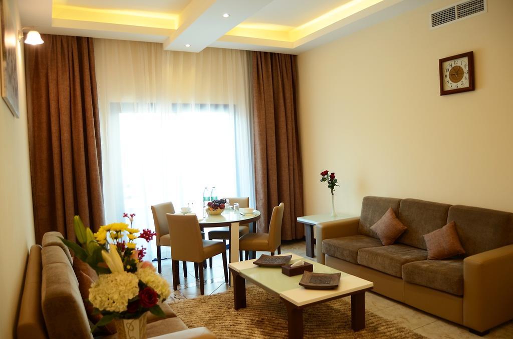 Arcadia Hotel Suites Sharjah Exterior photo