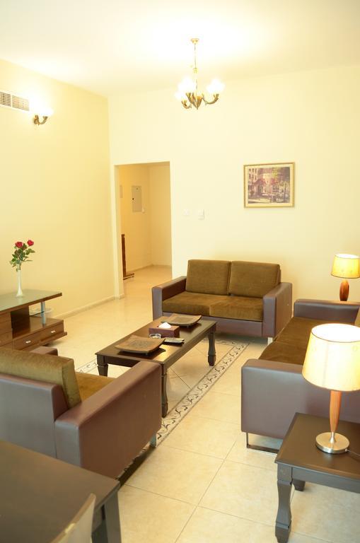 Arcadia Hotel Suites Sharjah Exterior photo