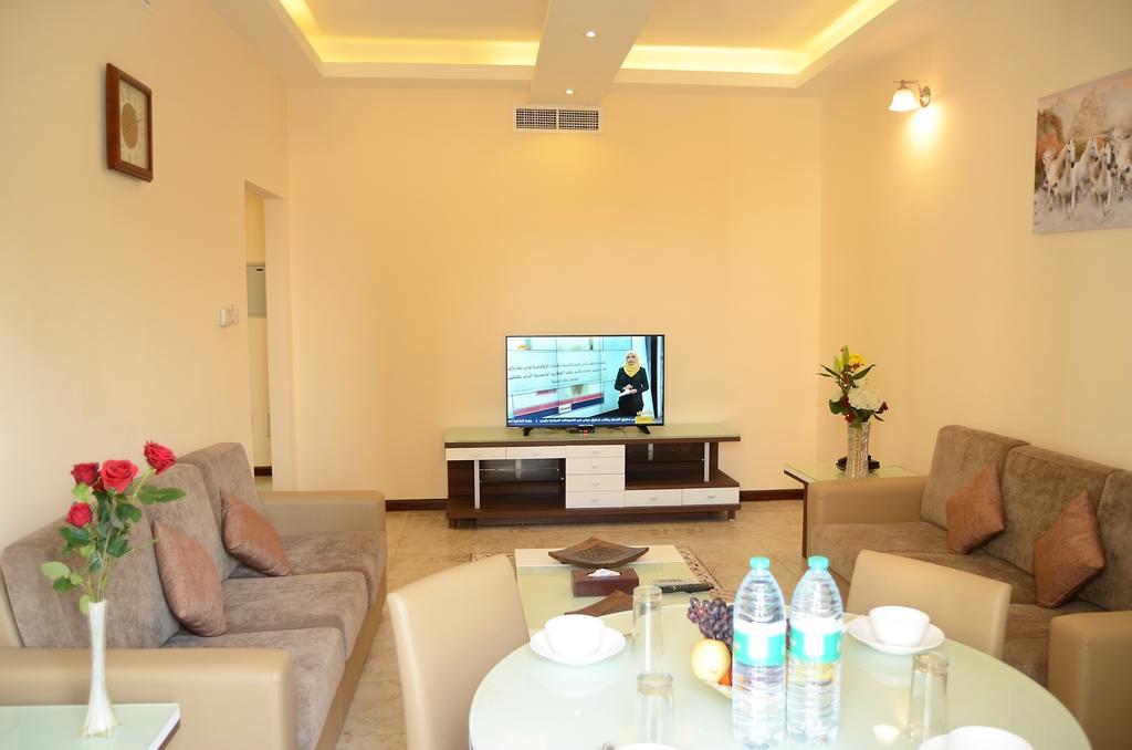 Arcadia Hotel Suites Sharjah Exterior photo