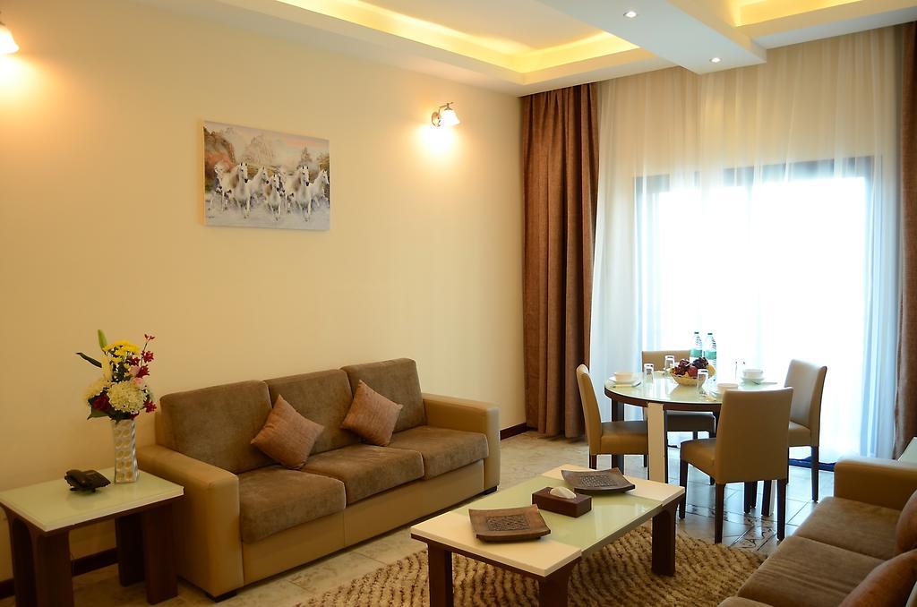 Arcadia Hotel Suites Sharjah Exterior photo